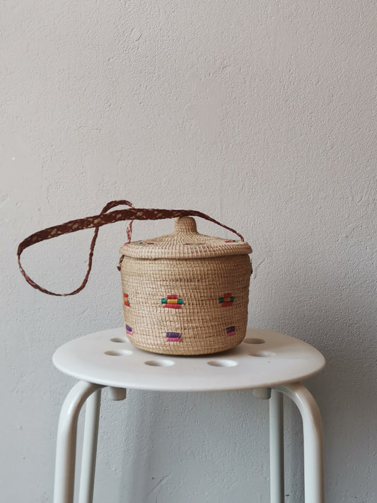 Basket with lid and shoulder strap S various colors