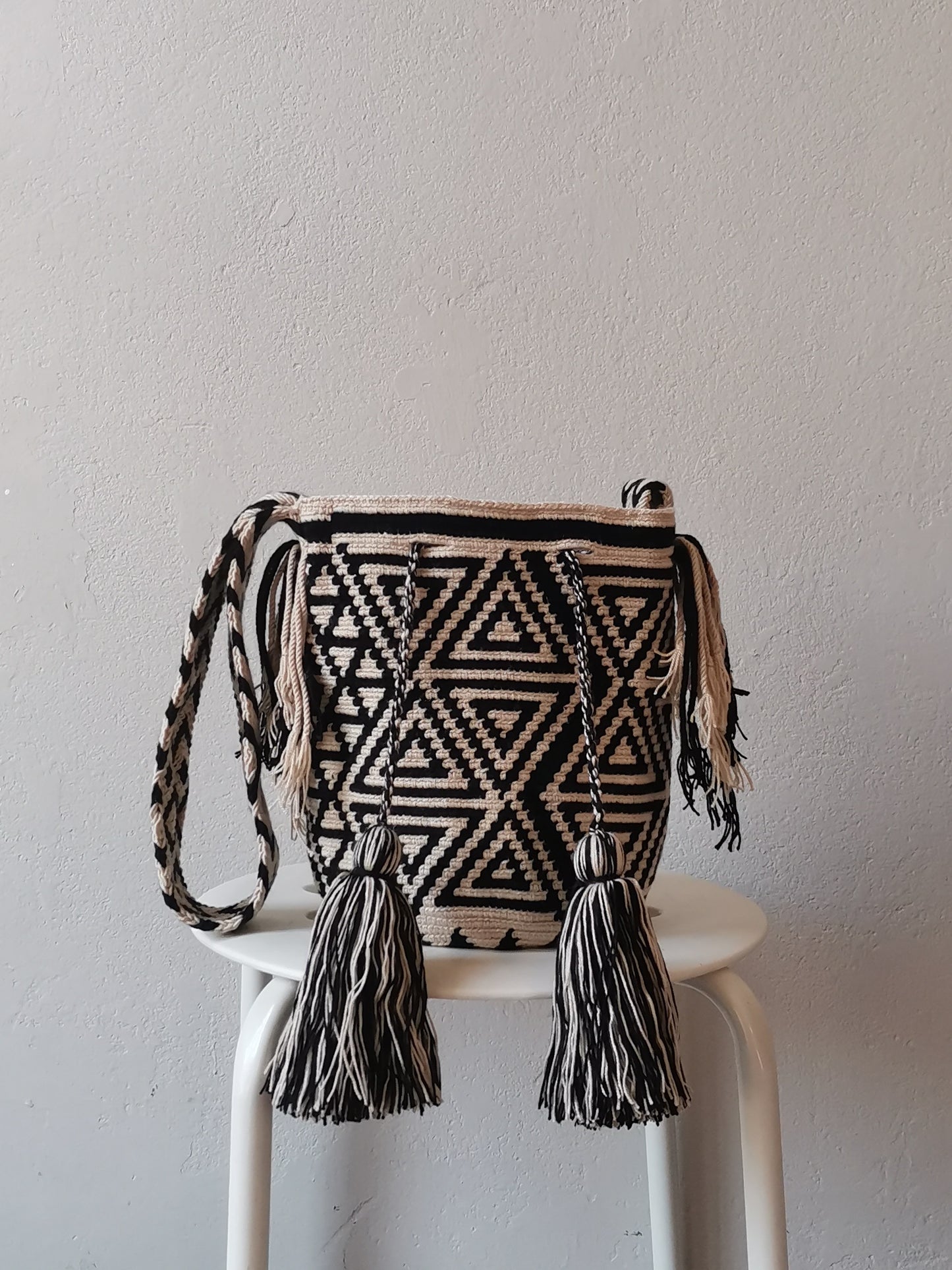 Sac bandoulière mochila beige et noir M