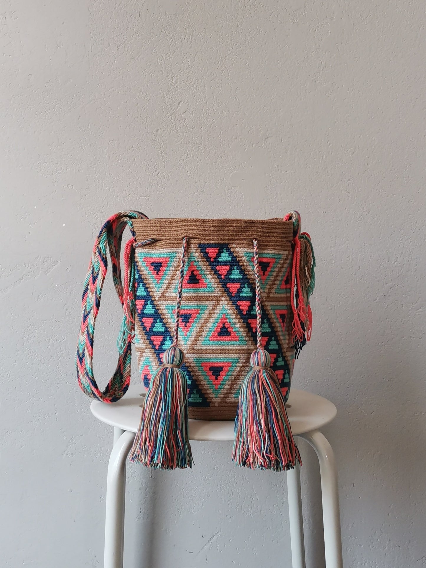 M beige and light blue mochila shoulder bag