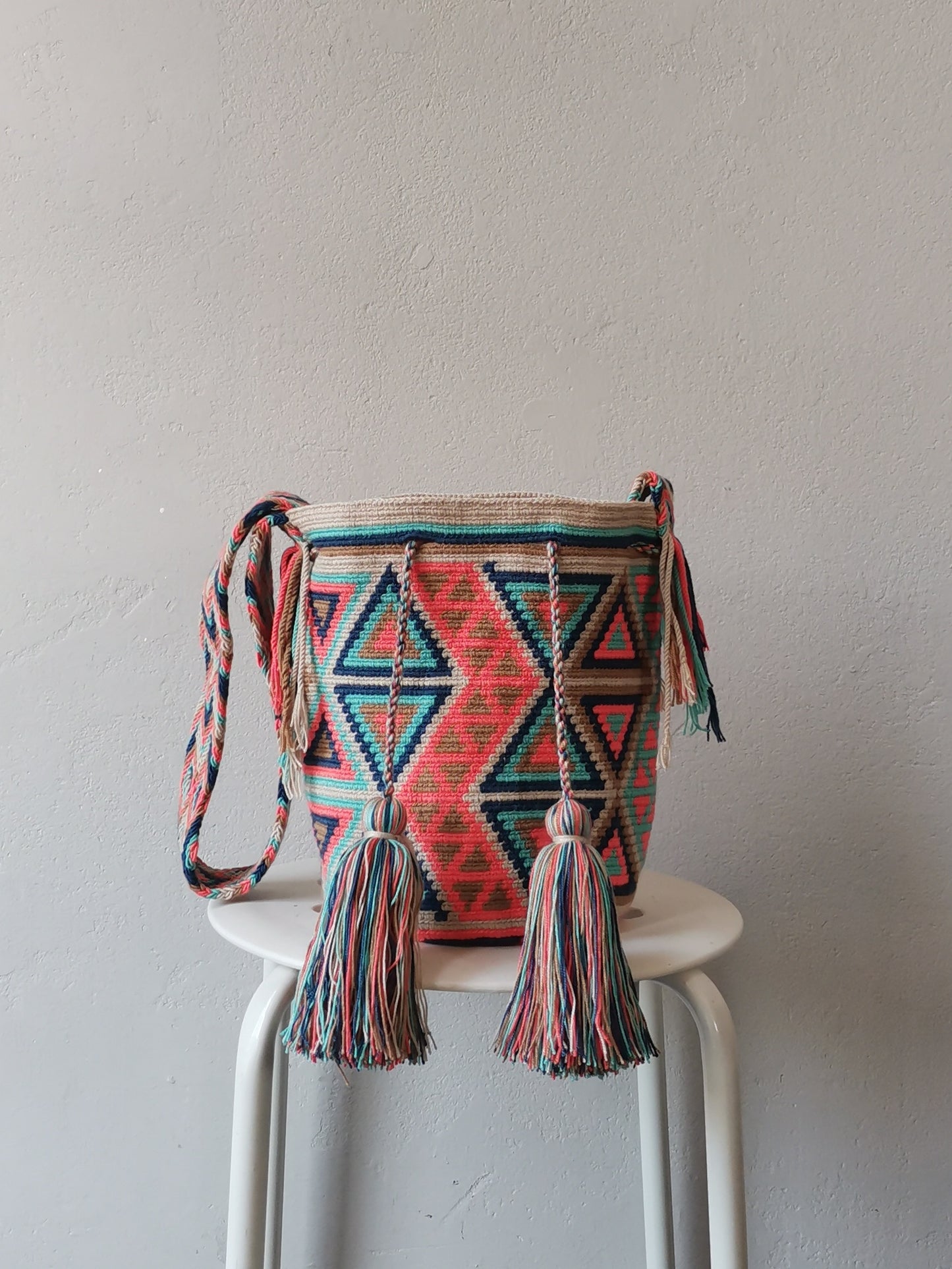 M beige and light blue mochila shoulder bag