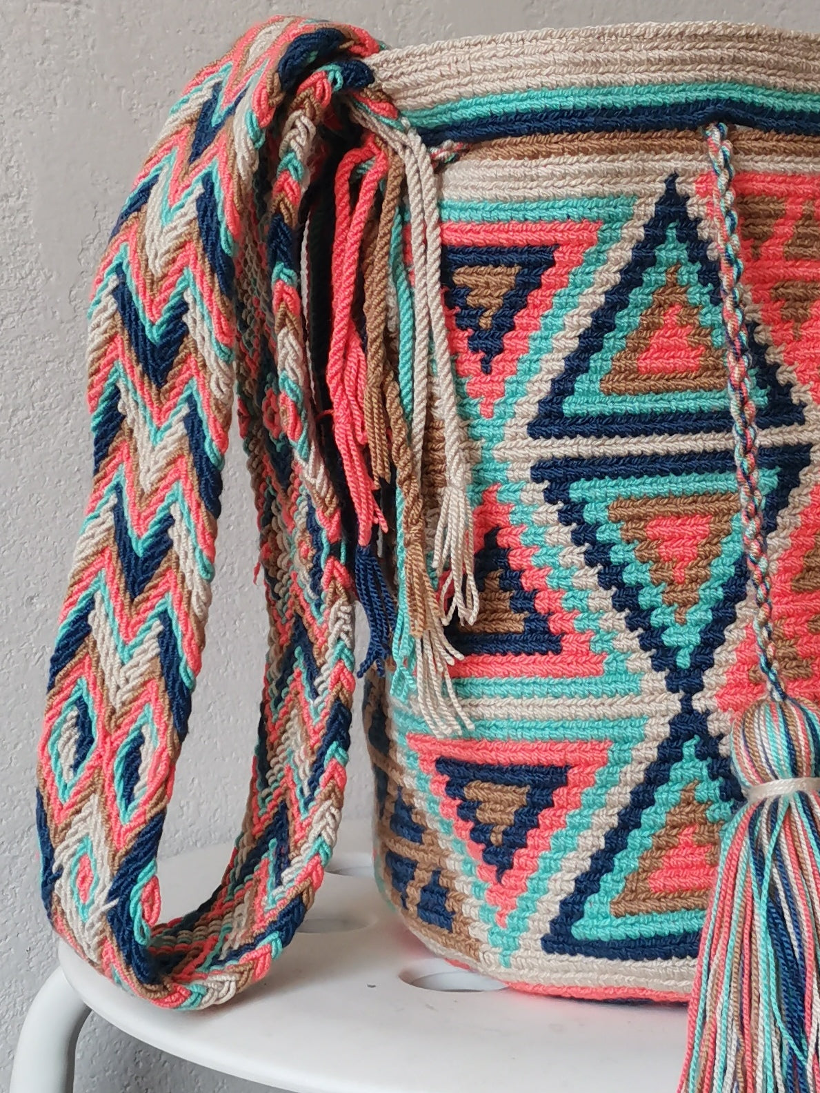 M beige and light blue mochila shoulder bag