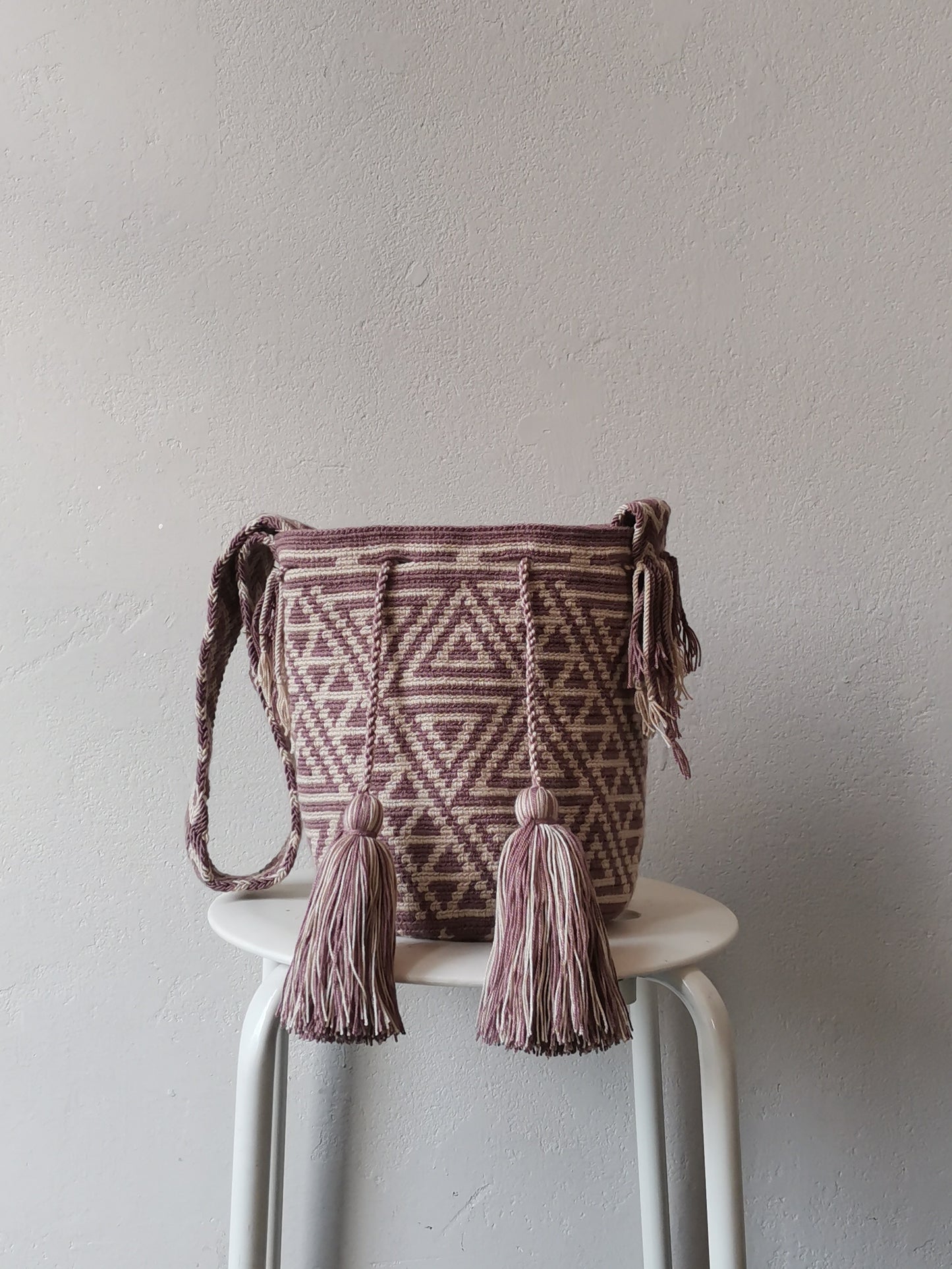Mochila shoulder bag M beige and taupe