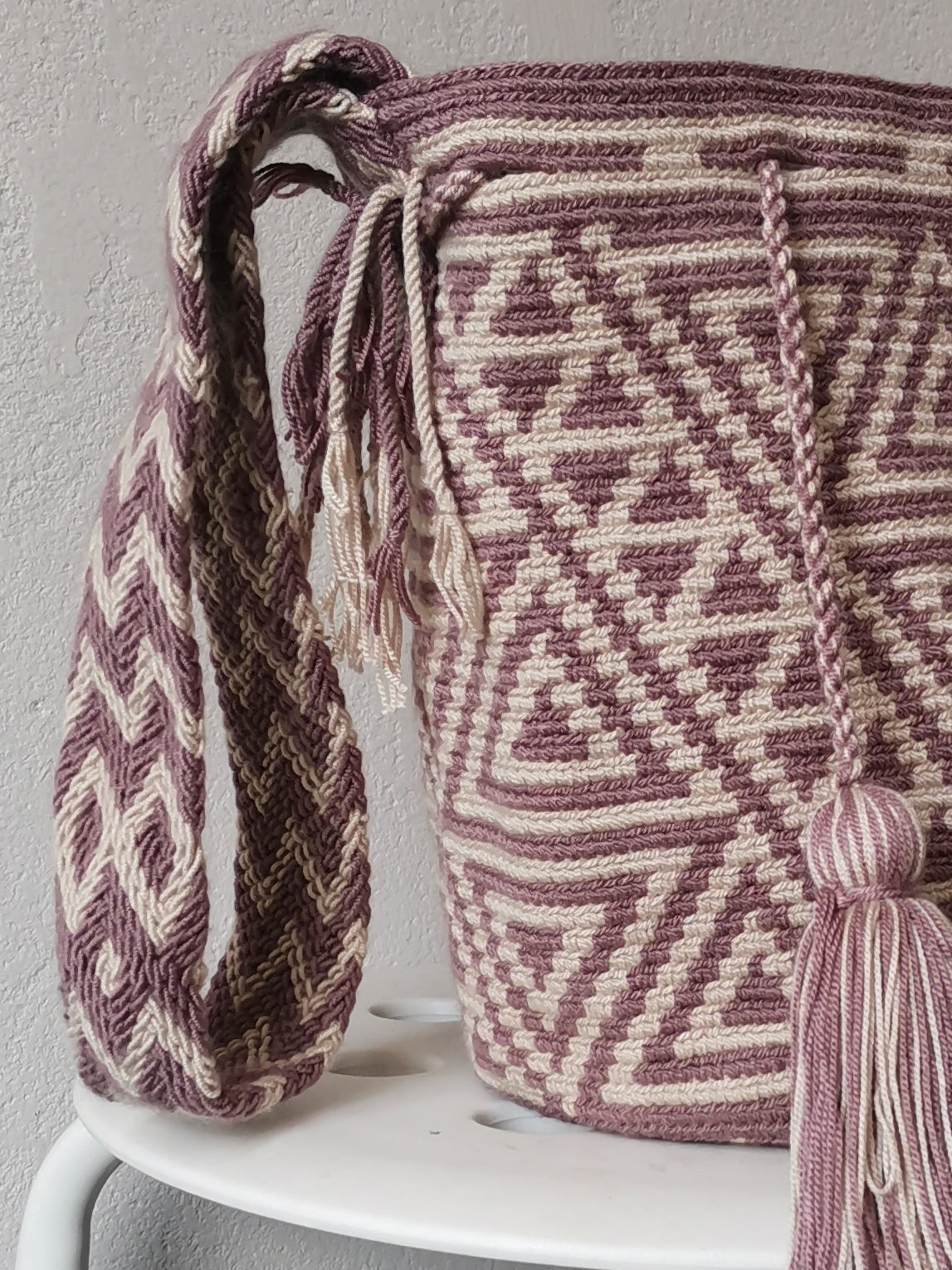 Mochila shoulder bag M beige and taupe