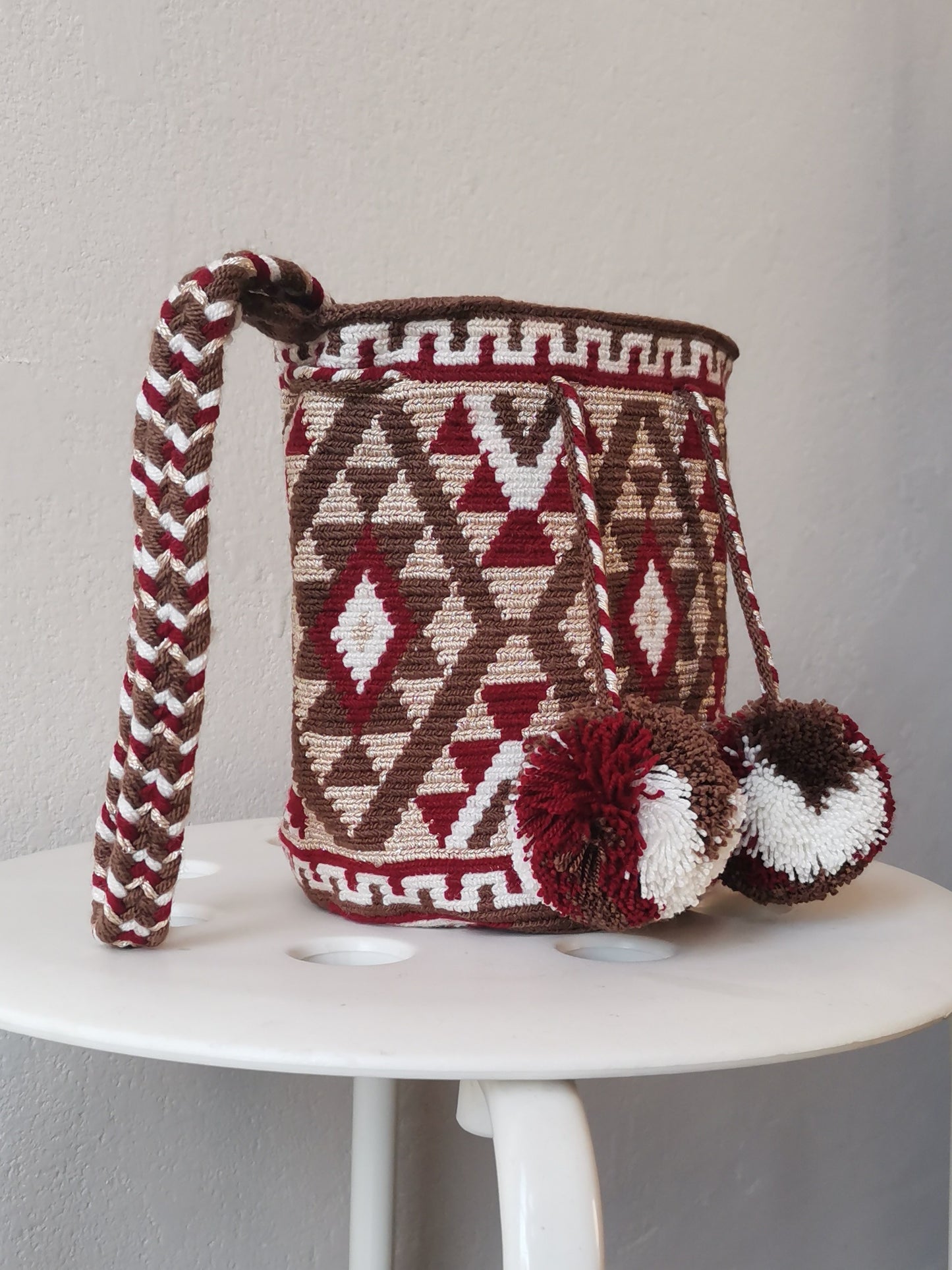 Mochila shoulder bag with brown and white pompon S