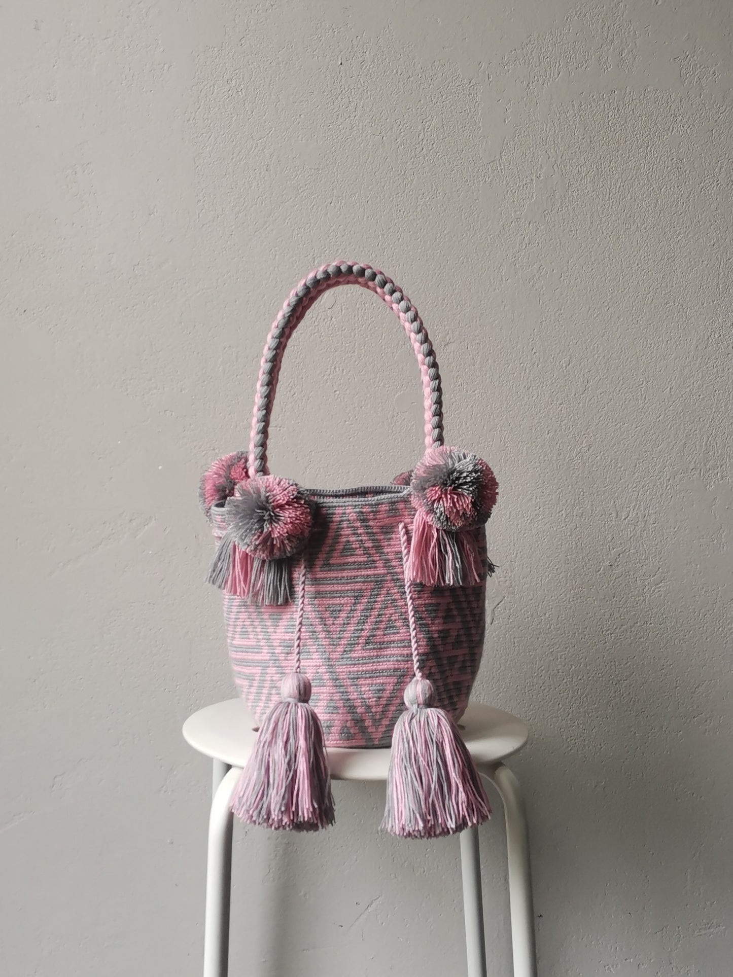 FINE SERIE - Borsa mochila a mano M grigia e rosa