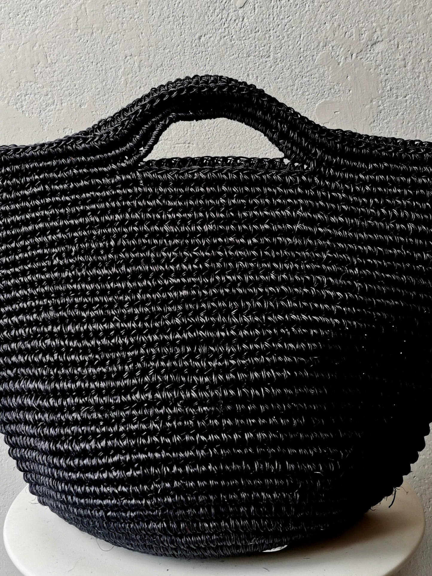Tramae basket bag M black