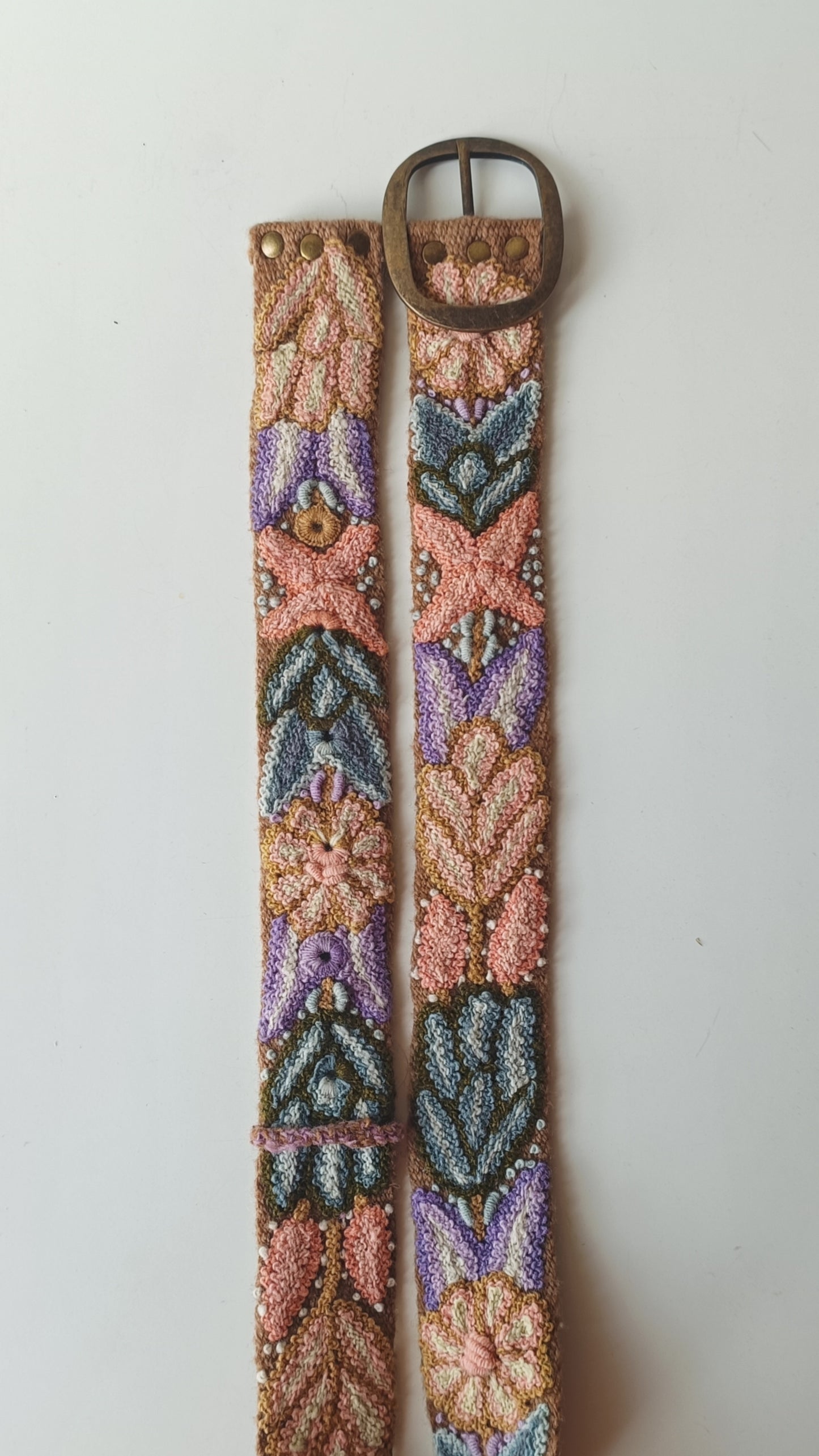 Cintura ricamata S beige con dettagli floreali