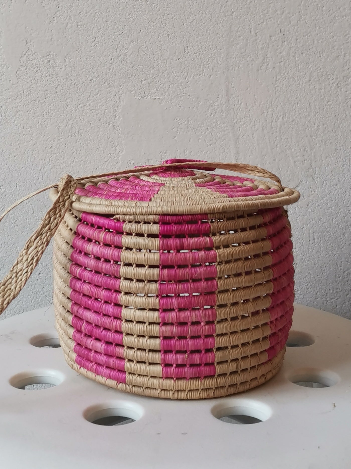 Panier avec couvercle et bandoulière S fuchsia
