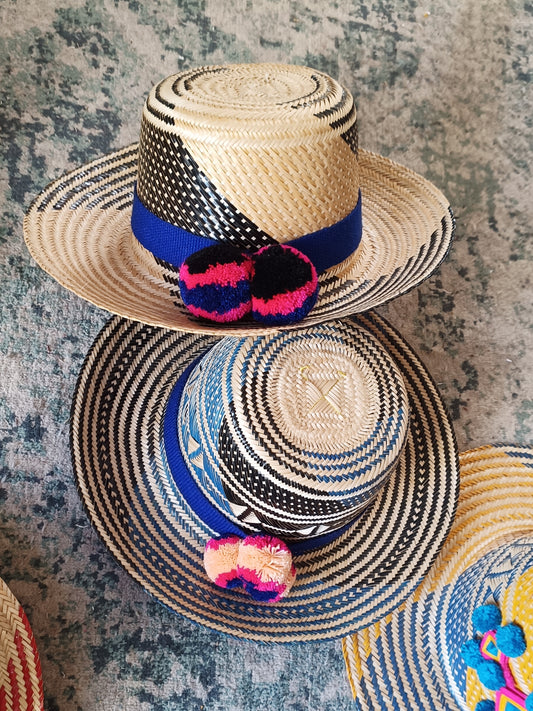 ÉCHANTILLON - Chapeau traditionnel XS bleu et noir