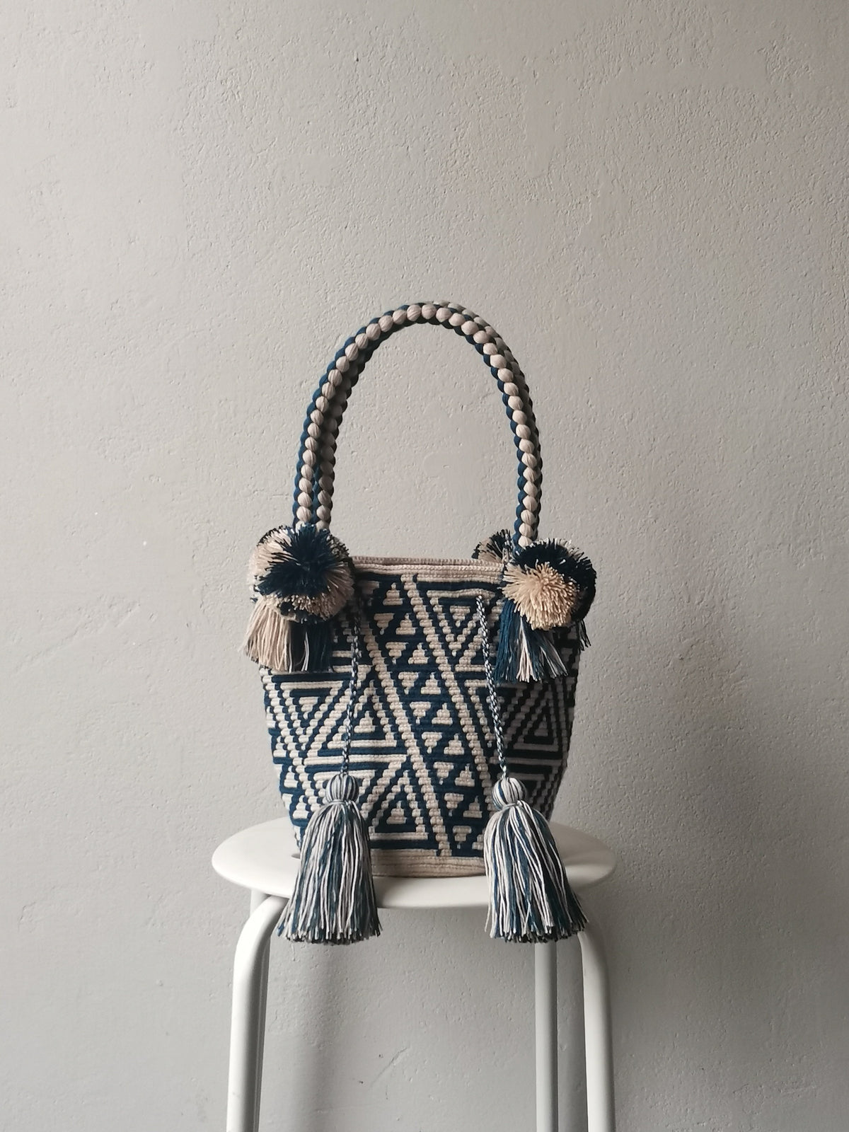 Mochila handbag M beige and petrol blue