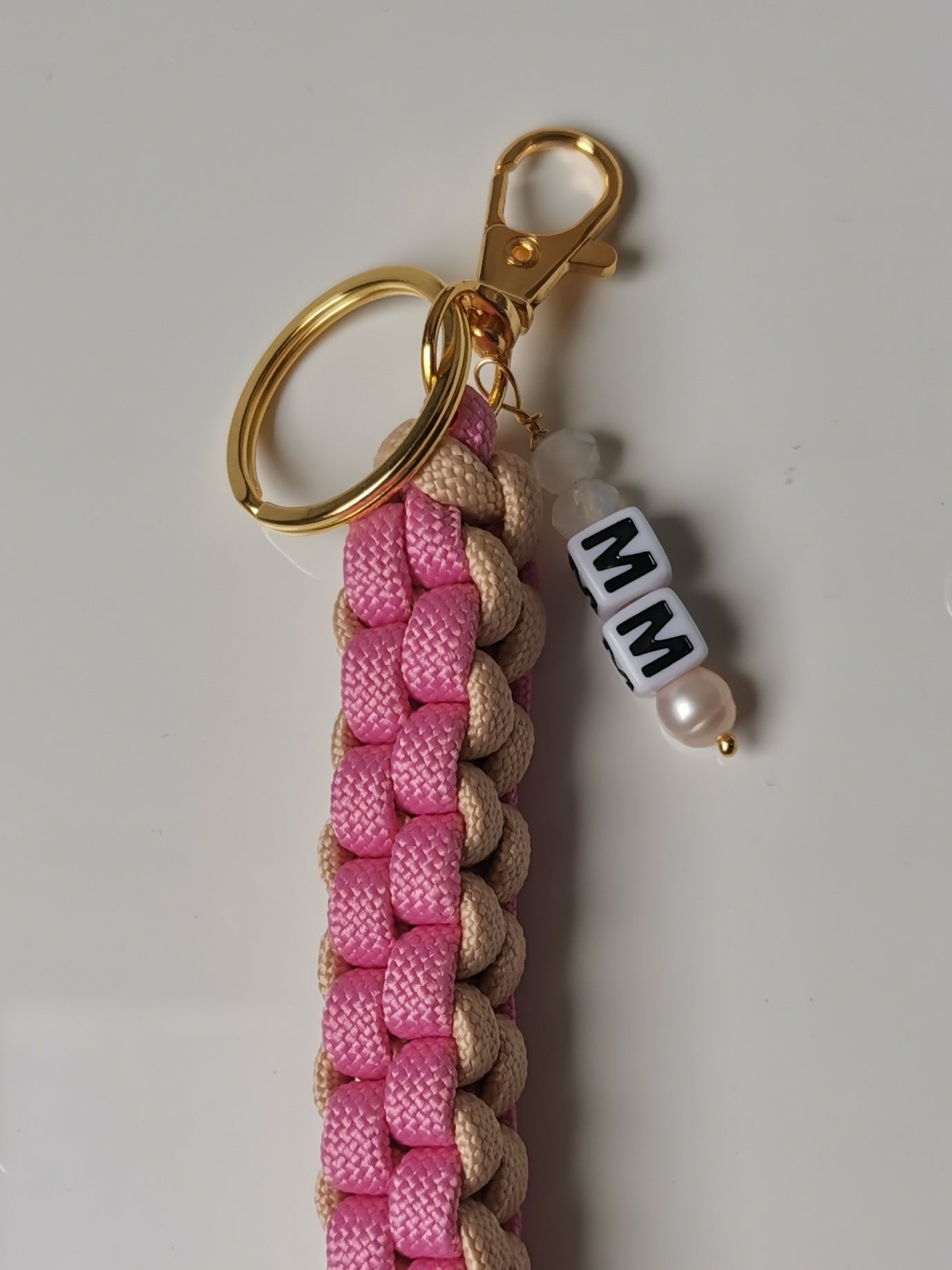 Charm per borse con fiocco spettinato rosa e beige