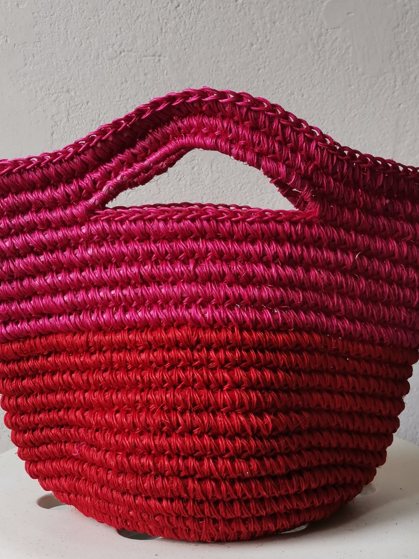 Tramae basket bag S fuchsia and red