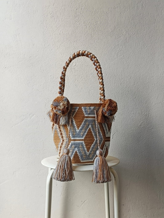 SAMPLE - Mochila handbag M beige and pearl grey
