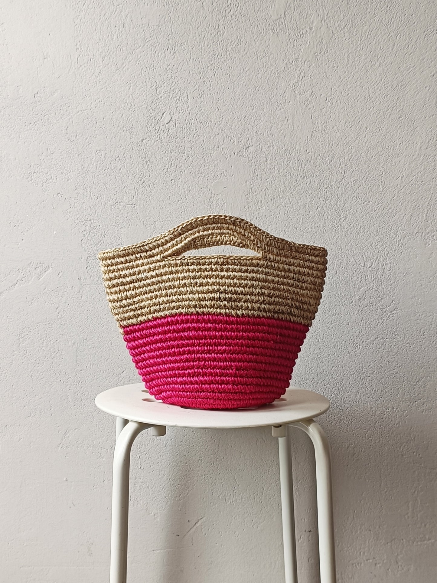 Tramae basket bag S beige melange and fuchsia