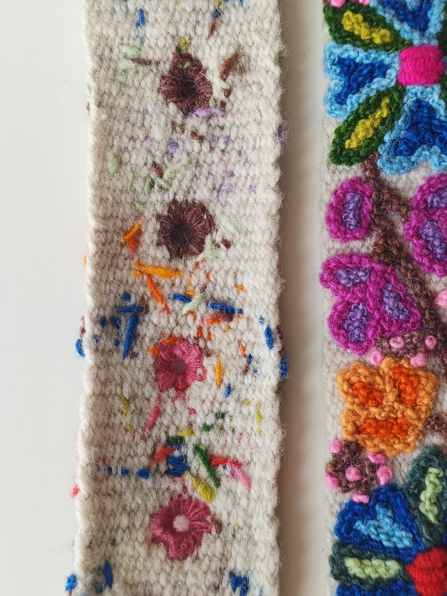 Cappuccino beige belt M embroidered with floral details