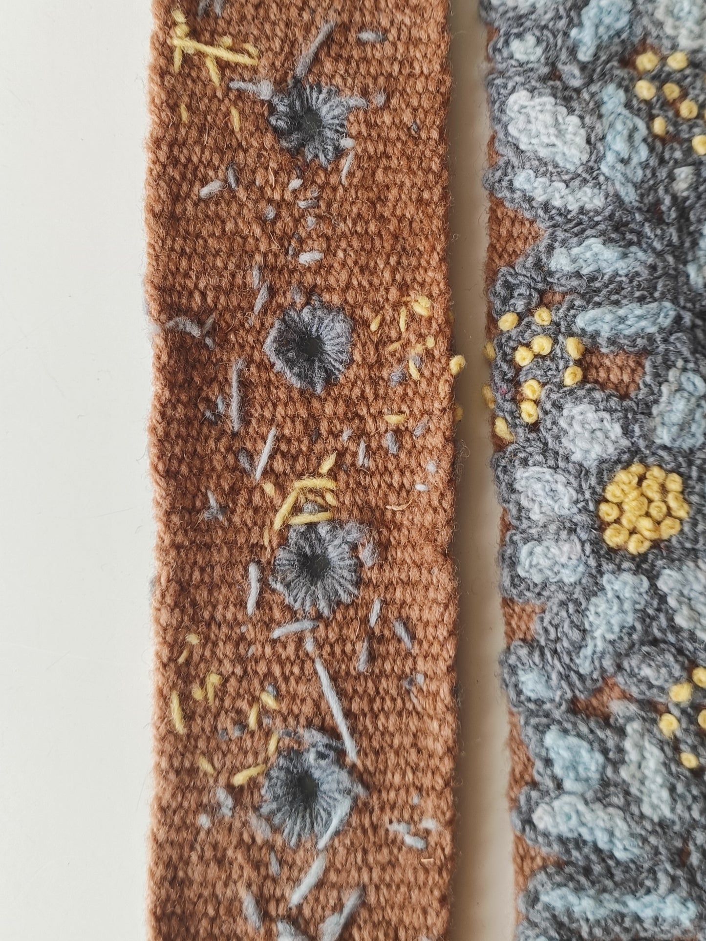 Cintura ricamata S beige con dettagli floreali