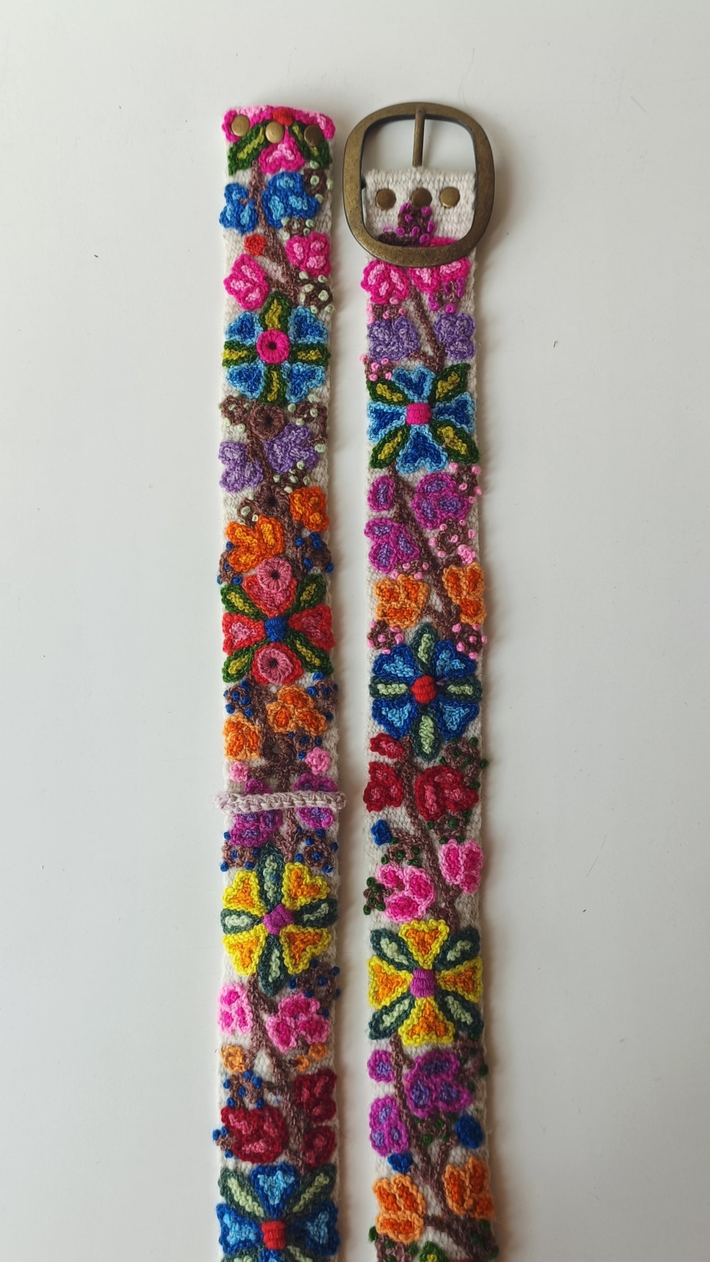 Cappuccino beige belt M embroidered with floral details