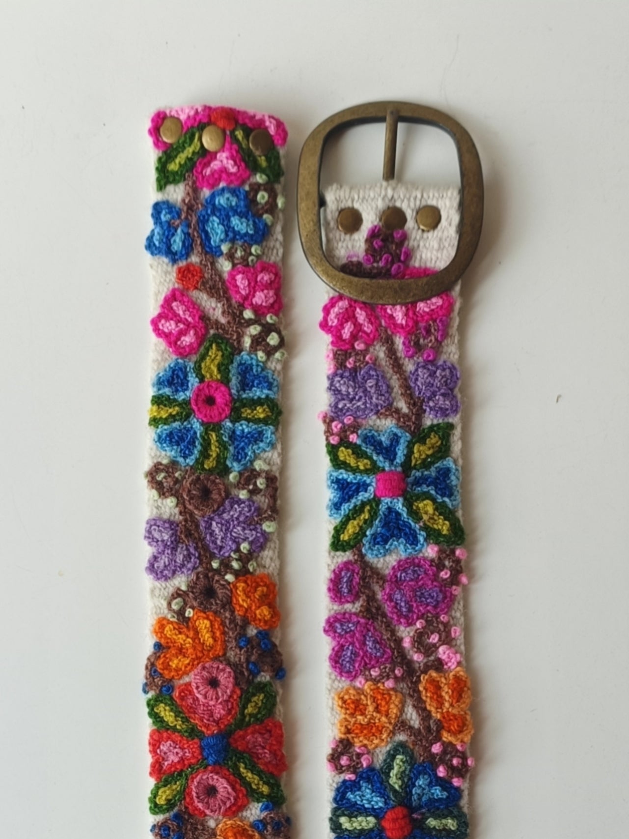 Cappuccino beige belt M embroidered with floral details