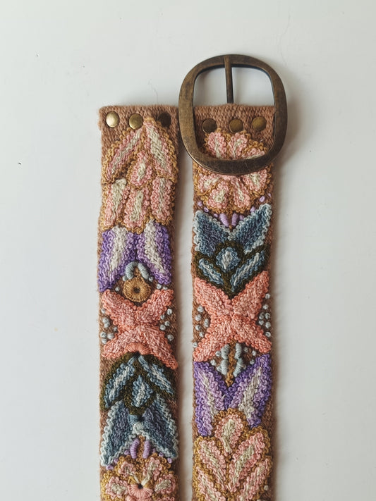 Cintura ricamata S beige con dettagli floreali