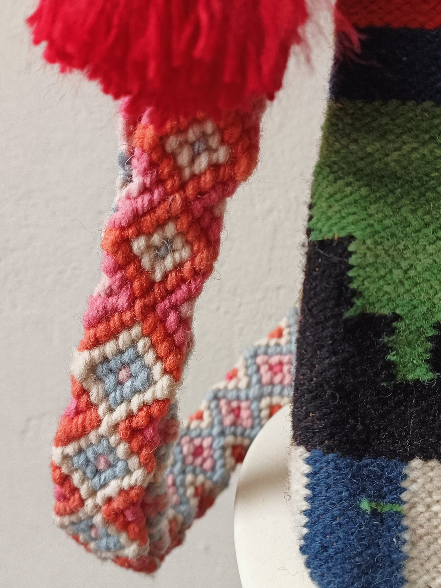 Borsa pochette con tracolla Inka L blu e rossa con scale