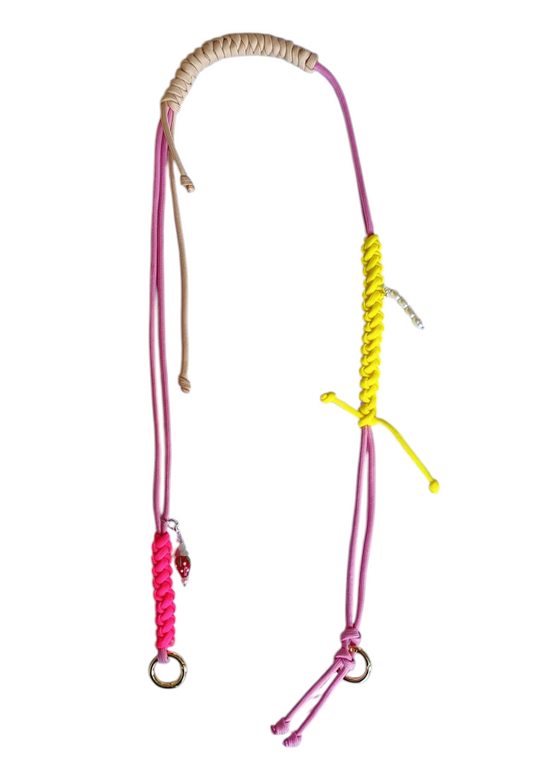 Tracolla per borse con charms rosa e beige