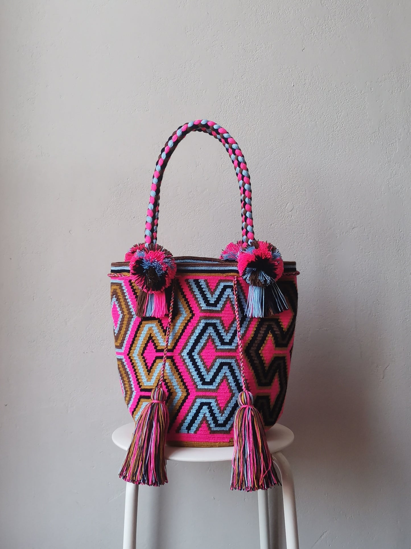 L pink and light blue mochila shoulder bag