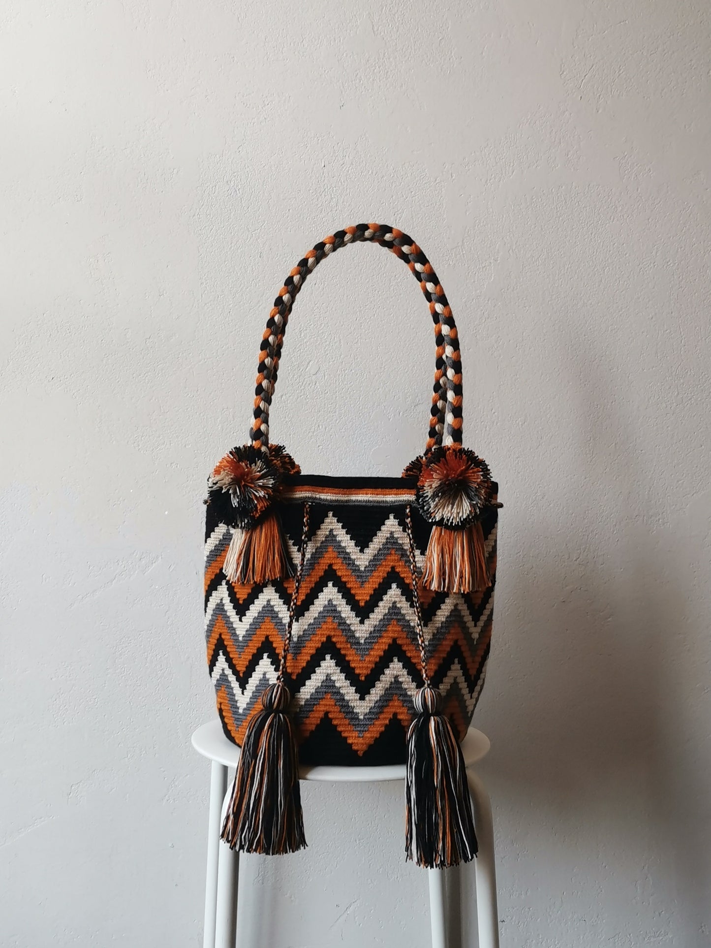 Sac bandoulière Mochila L noir et moutarde